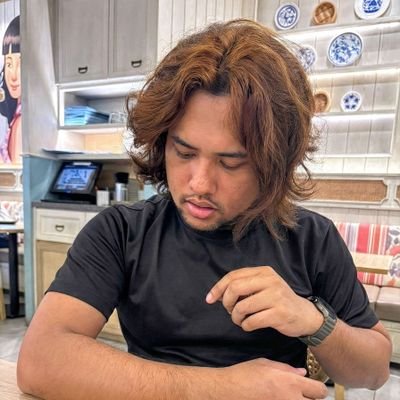 nuarnuance's profile picture. Silent steps, seismic shifts.