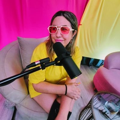 VickyRudnick's profile picture. Comediante. Creativa Publicitaria.
Conductora en Casi Algo / 
Ana Arquía en Review Lo que pasó.