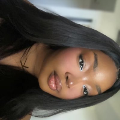 kzostealinyoh0e's profile picture. 