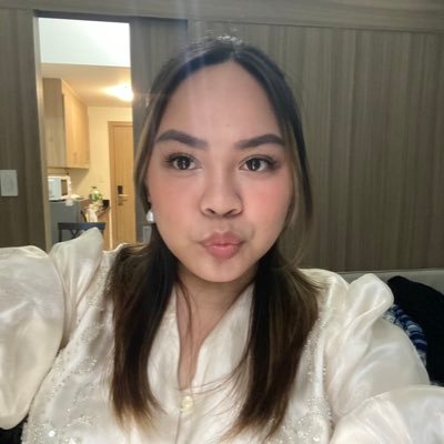 jutjutesc's profile picture. wish i could just eat my own insecurities