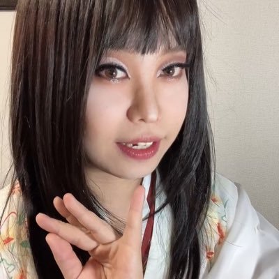 sosurre_e's profile picture. (公社)浪曲親友協会/京山幸枝若門下/加古川観光大使/SMA/Drag Queen勉強中/英語/中国語/日本語も若干/女装/浪曲の依頼は京山幸太ウェブサイトか k.kyoyama.roukyoku@gmail.com へお願いします。アイコンが今のメイクのレベル