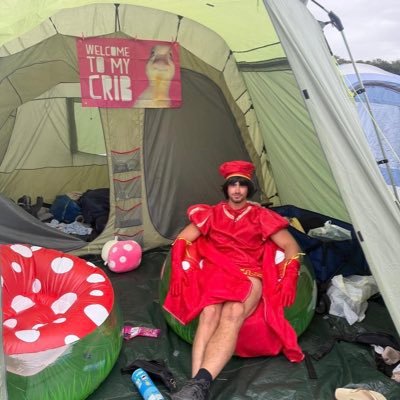 ash_dhd's profile picture. I put my heart in this, why does everyone think they’re the hardest?