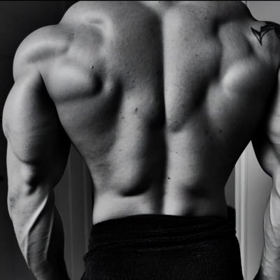 reignXL's profile picture. 🔞 nerdy goth bodybuilder • wine bottle sized cock