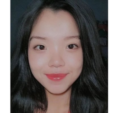 JianLie6's profile picture. 23♑️ | FOOD Scientist 🤍 Aesthetic Owner Clinic 👩🏻‍⚕️, Food Science at @unibo @unibt_foodlaw