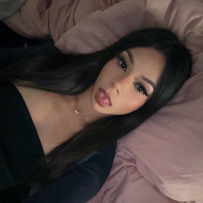 PayForBella's profile picture. 18 ^ Cutesy Money Brat 🦄