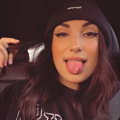 wolfeeewolfe's profile picture. less human, more being 🐍 🌙 👁️✨🪷