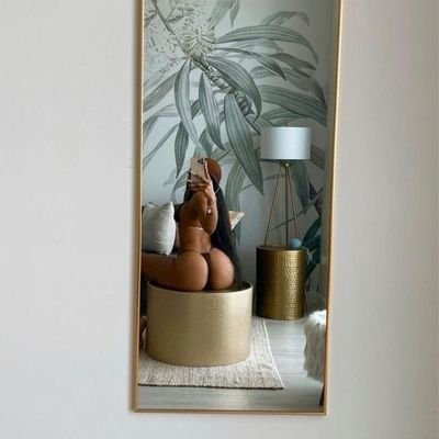 _carolinne7's profile picture. V. Hugo 🤴🏽💚    //  ✨ FEITA DE CICATRIZES E GRATIDÃO. 🙏🏽❤️‍🩹