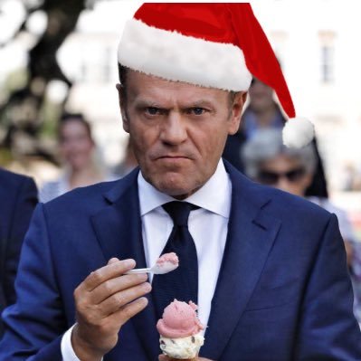 crazypoliticspl's profile picture. Poland has seen too many crazy moments to keep them from the world | DM for submissions