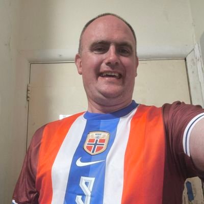 ErikBLUE2781's profile picture. 44 ,love Chelsea FC💙, Essendon bombers❤️🖤, WWE,cat dad with 3 cats Michelle, Luna and Tiger 🐈, Australian/Norwegian🇦🇺🇧🇻, love Rhea Ripley 🇦🇺