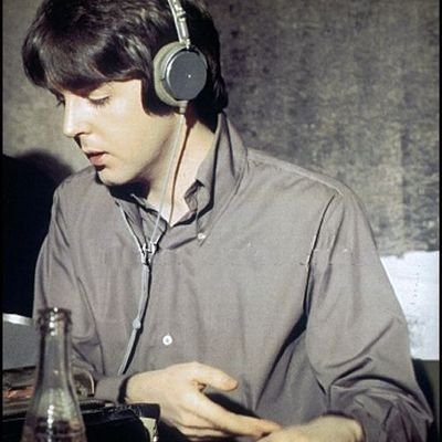 Poyopoo_618's profile picture. 20↓｜The Beatles｜学生｜主にビートルズのことしか話さない　レノンマッカートニー多めかも　イラストたまにあげる