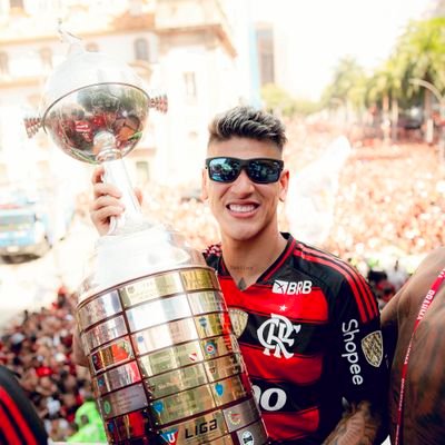 Carrascal15ofc's profile picture. Sua melhor fonte de informações sobre o melhor jogador colombiano em atividade Jorge Carrascal 🇨🇴❤️🖤
https://t.co/O9DWyjHFHX