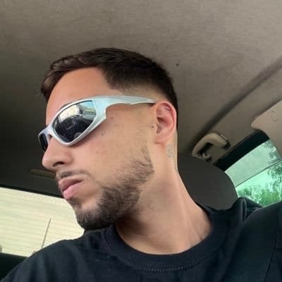 Filipe64432's profile picture. o preço de insistir em uma coisa que não é pra vc, é muito caro  🙇🏼‍♂️🙏🏼🙌🏼