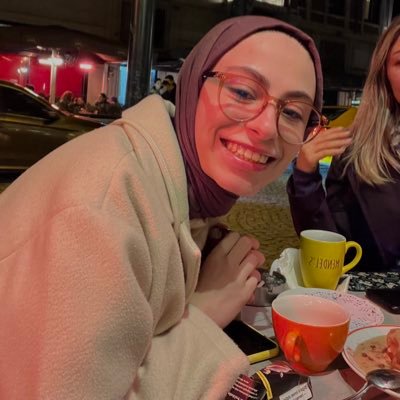 islerimvar's profile picture. cool girls are journalists, also podcaster