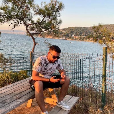 shahzebbbbb's profile picture. Partnership & Growth Marketing @ Rapyd Cloud | Ex-Cloudways | Ex-DigitalOcean