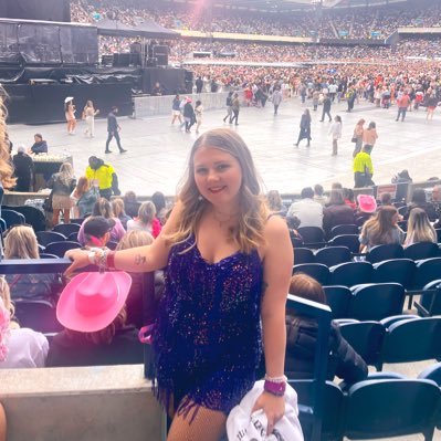 tsoliviapaige's profile picture. my life peaked when taylor swift sent me presents