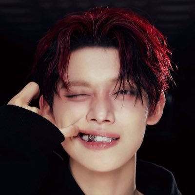 shadowedtaehyun's profile picture. 🖤† Simone/Mona りさ | 18 y/o | it/they/he | MDNI 🚫♡ y2k bby in tae static + jk loops, glitchcore nights, neon scars + fan cam haze 🌙 gfx/art comms closed ✧