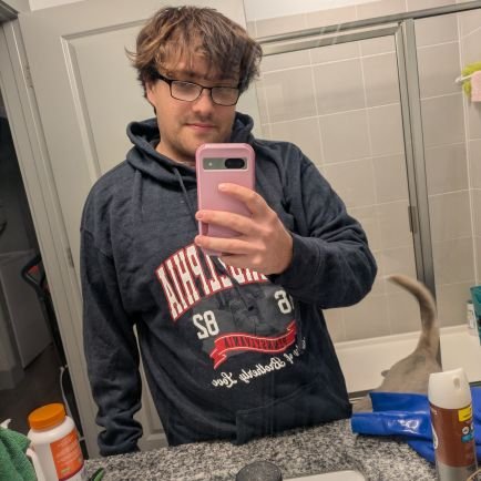 loughrandt's profile picture. Theatre nerd