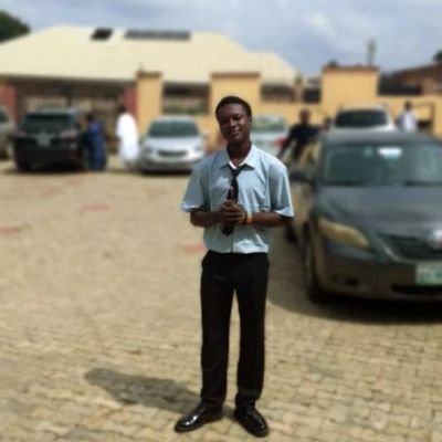 Fiyin055's profile picture. So help me God🙏