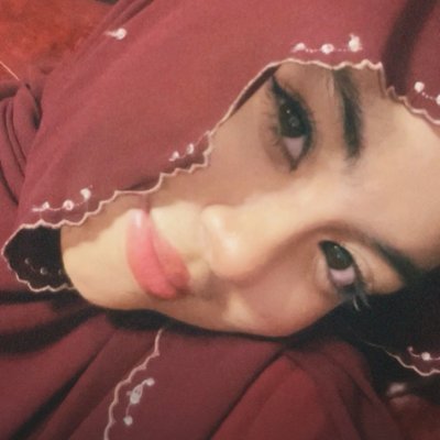 hzelnvtt's profile picture. my mom and dad deserves the world & more