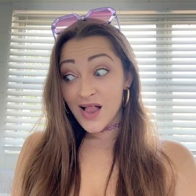 MartineMul90657's profile picture. 