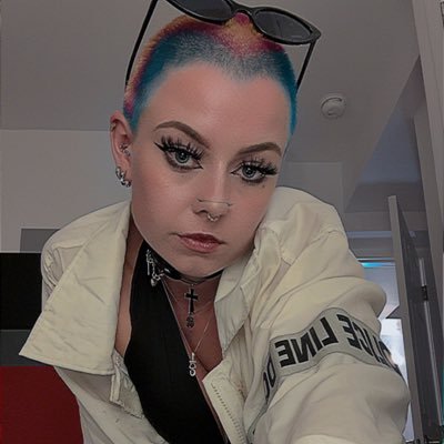 jessicacock13's profile picture. she/her