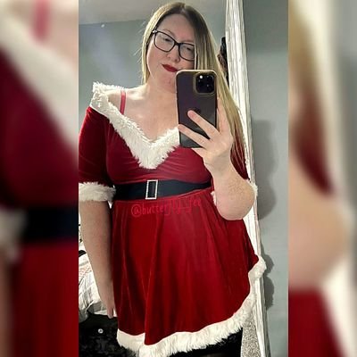 butterfly_fee's profile picture. 41 🏴󠁧󠁢󠁳󠁣󠁴󠁿 lover of memes.  👨‍👩‍👦 💍 💕 We're here for a good time not a long time! 🦋💋 ✨️