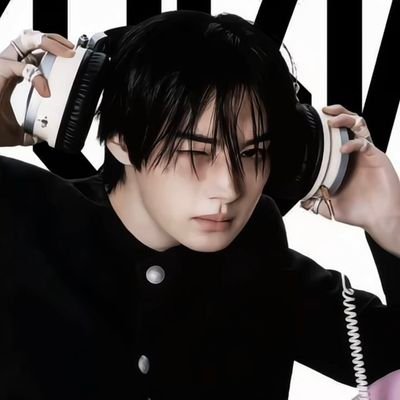 shinemysean's profile picture. just the next door soul learning to step out & color outside the lines. in love w #skz #bnd #cortis ⭒๋𐙚 221112 maniacjkt ♡