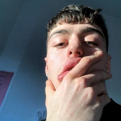 mal_acqua's profile picture. non essere cattivo🧸