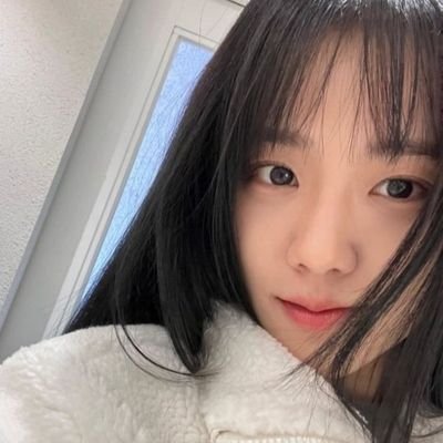kkoturtle's profile picture. 나 주로 Asian-lit, thriller, 그리고 판타지 읽다 📚