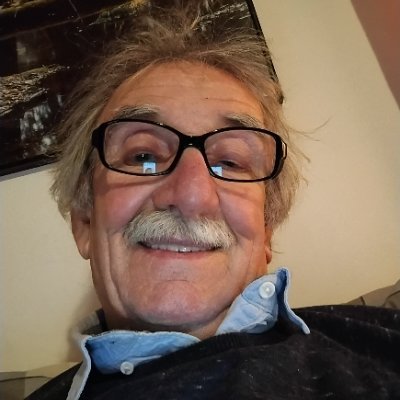 BRedonnet's profile picture. Pêcheur de rêves improbables... Écrivain.
15 ouvrages publiés, romans, nouvelles, essais, récits.
Né un 9 décembre 
Vis sur 3 frontières orientales.🇺🇦