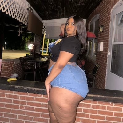 kmurkk's profile picture. it’s my world, you just revolve around me😋