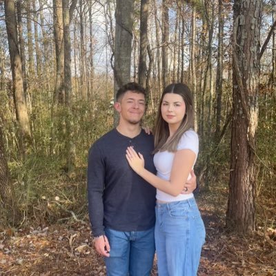 Gomeznumber16's profile picture. 5’9 185, Class of ‘29 /Ath/RB, 260 bench, 315 Squat, 375 Deadlift/ 239-257-7489