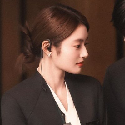 MissAlveron's profile picture. 250712 8235 : Sasleigha Noelle Alvéron, guarding the feathered couriers and whispered ink as Postwoman at OWL Post Office.