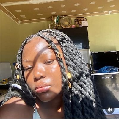 JHaihonya's profile picture. in a sitationship with life ............Definitely high 💨