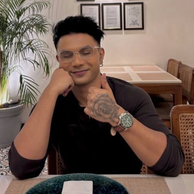 mildlynerdy's profile picture. Becoming !