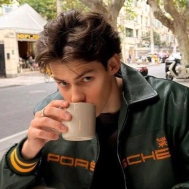 harshvibesss's profile picture. @ManUtd @ScuderiaFerrari @HKane @imVkohli