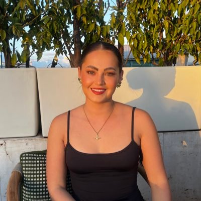 ChloeLansdall's profile picture. Instagram @chloe_lansdall