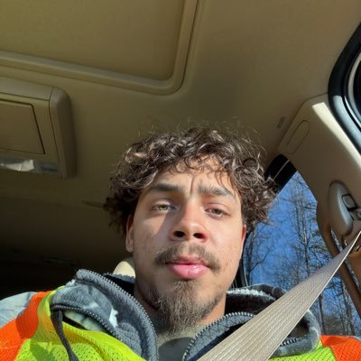 DevCrackedUp's profile picture. 25| Main AR @ItzAurasX