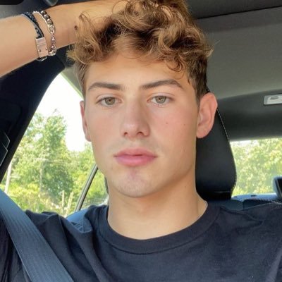 MasonBrook8u's profile picture. Book reviews 📚Honest & Consistent. I read, review and recommend. Honest takes only.