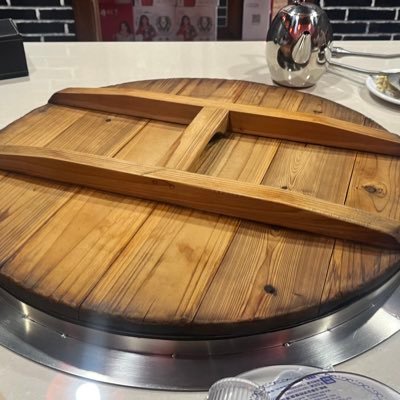 yxchen1994's profile picture. https://t.co/dpKHfEyiVM