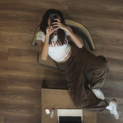 DailySelfiePost's profile picture. Daily Selfies — if you look good today, prove it.