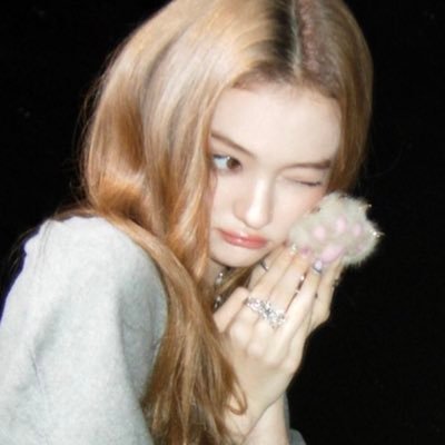 prodmeovv's profile picture. 