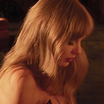 showgirlife's profile picture. taynick enthusiast