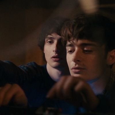 onesleepymoose's profile picture. Fortnite, DBD, Overwatch.

Byler enthusiast