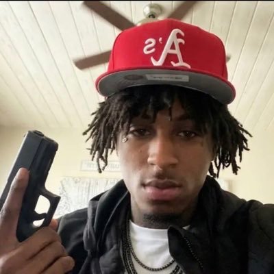 dreoff3800's profile picture. US NEVER THEM. @mancity @ggyoungboy