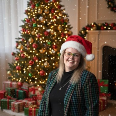 AnnielouRainbow's profile picture. 🌈 Rainbow chaser, book lover, and coffee addict dancing to the rhythm of country music. Let's paint this world with colours and stories! 📚☕️🎶