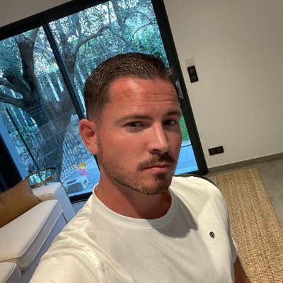 flo_indie's profile picture. freelancer who wants to become indie