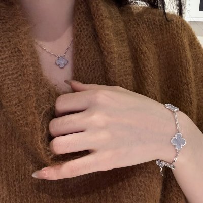 juiwarlen's profile picture. ✌️ Spreading kindness | 💪 Embracing challenges | 🌍 Making a difference, one step at a time!

#USA #Love_Travaling #Fashion_designer