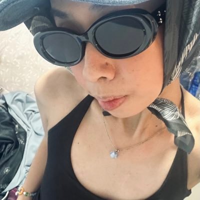 chocowithrum's profile picture. yapping page of a melancholic gurl