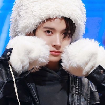 IdolTunesVibes's profile picture. ʟᴇᴀᴠᴇ ɪᴛ ʟɪᴋᴇ ᴛʜɪꜱ, ɪ ᴡᴀɴᴛ ᴛᴏ ᴋᴇᴇᴘ ʏᴏᴜ ᴡᴀʀᴍ. #MDNI #ENHYPEN #Singer #Idol #Bi #FandomlessOC . Dark/Mature Themes.